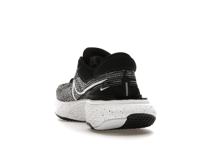 Nike ZoomX Invincible Run Flyknit Oreo