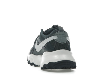 Nike TC 7900 Anthracite Platinum Tint Smoke Grey Metallic Platinum (Women's)