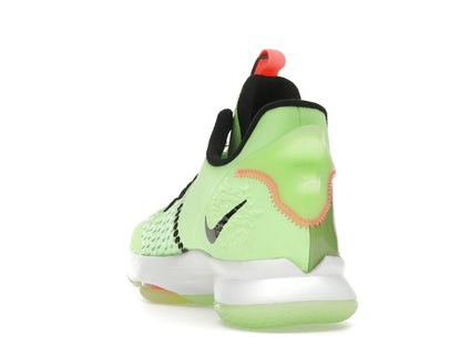 Nike LeBron Witness 5 Grinch