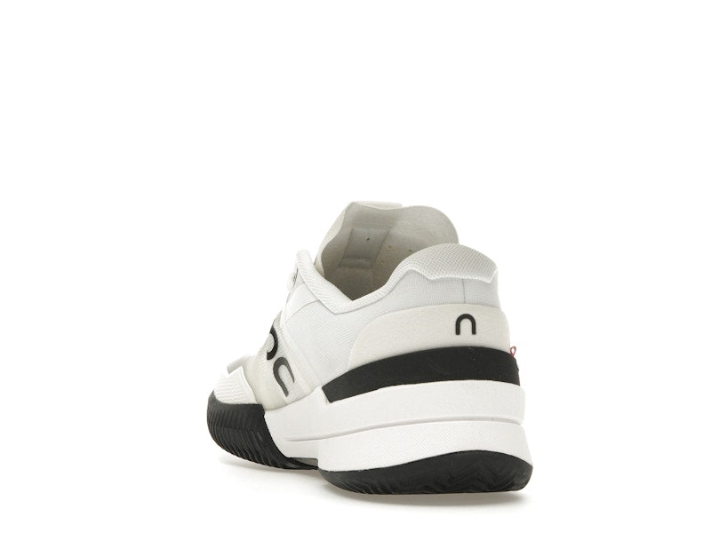 On The Roger Pro 2 Clay White Black (Women's)
