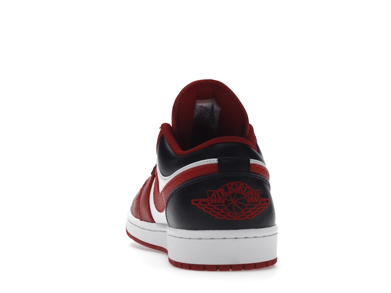 Jordan 1 Low Bulls