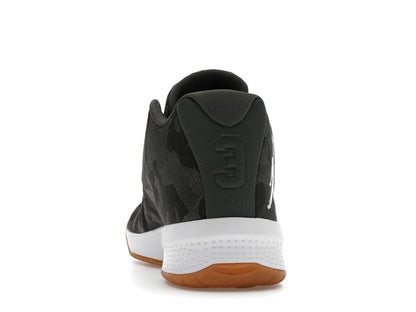 Jordan B.Fly River Rock/White-Dark Stucco