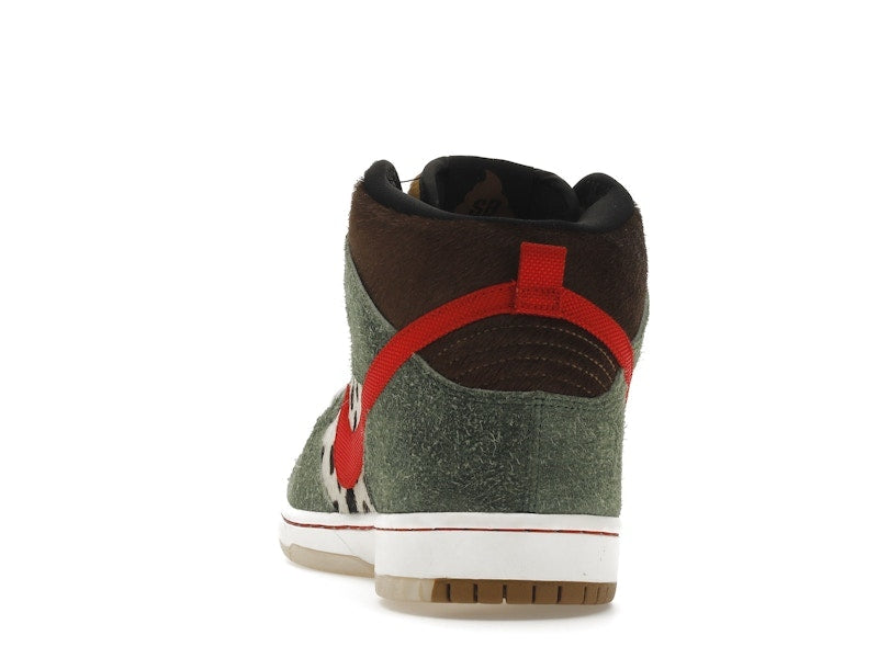 Nike SB Dunk High Dog Walker