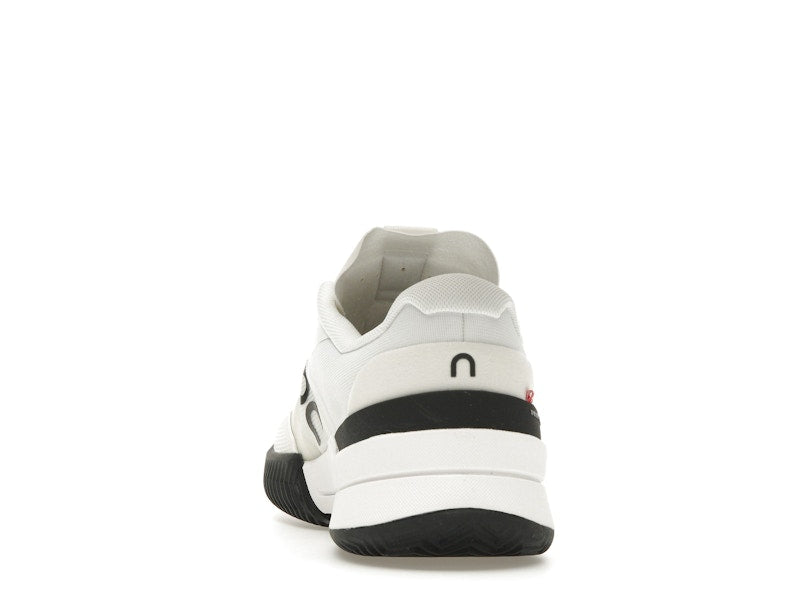 On The Roger Pro 2 Clay White Black (Women's)