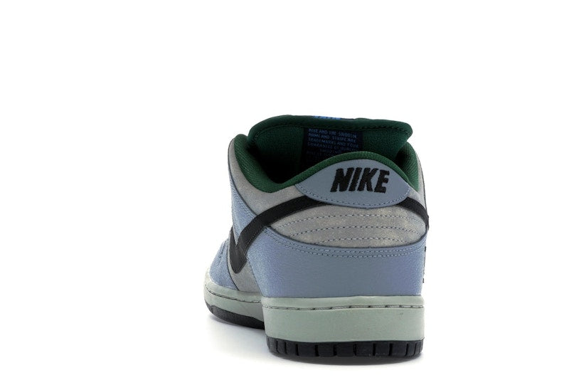 Nike SB Dunk Low Maple Leaf Central Park