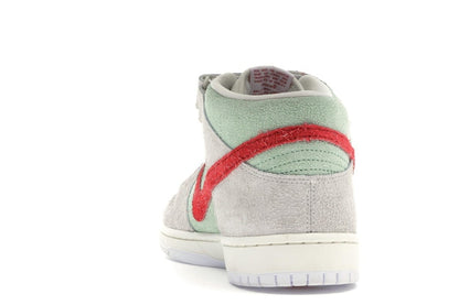 Nike SB Dunk Mid White Widow