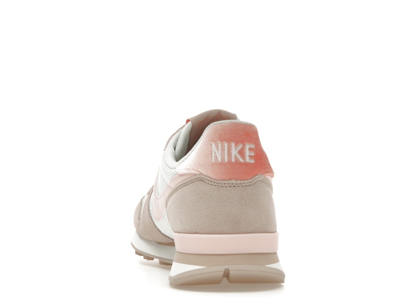 Nike Internationalist Summit White Light Madder Root (Women's)