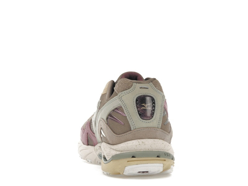 Mizuno Wave Rider 10 Footpatrol Rust