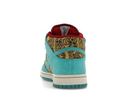 Nike SB Dunk Mid Premium Peacock