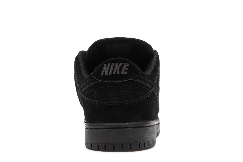 Nike SB Dunk Low Blackout