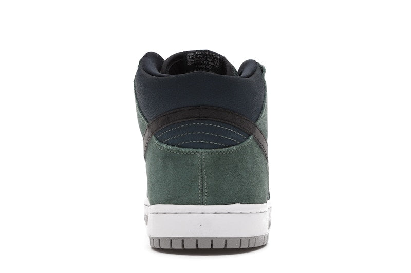Nike SB Dunk Mid Nori