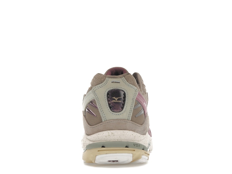Mizuno Wave Rider 10 Footpatrol Rust