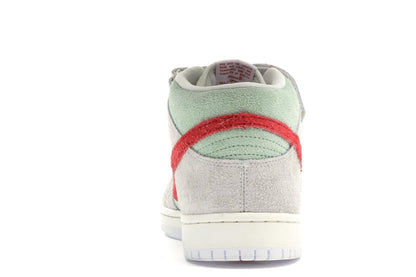 Nike SB Dunk Mid White Widow