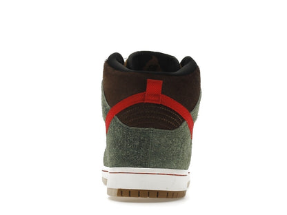 Nike SB Dunk High Dog Walker