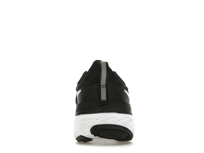 Nike React Miler Black White