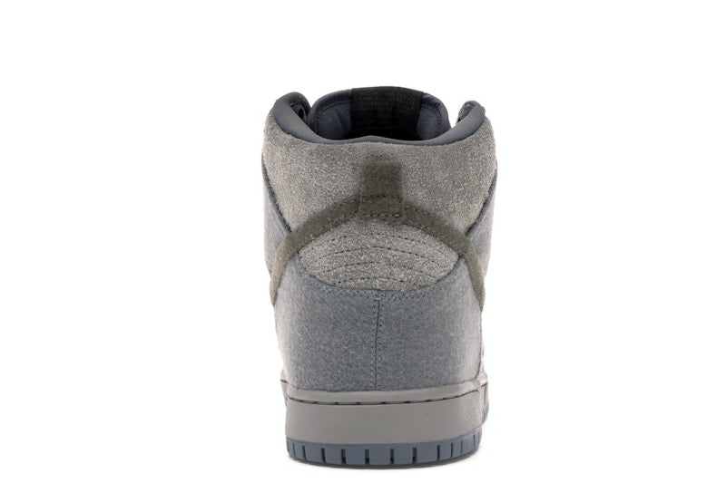 Nike SB Dunk High Tauntaun