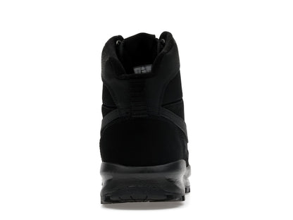 Nike Manoadome Triple Black