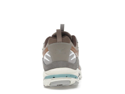 Mizuno Wave Rider 10 Fossil White Thrush