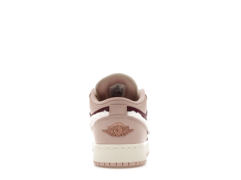 Jordan 1 Low SE Fur Swoosh (GS)