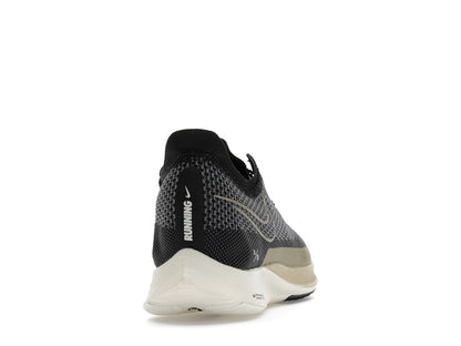 Nike Streakfly Black Metallic Gold Grain