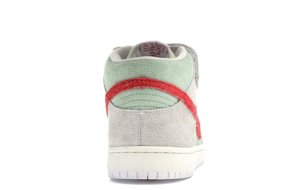 Nike SB Dunk Mid White Widow