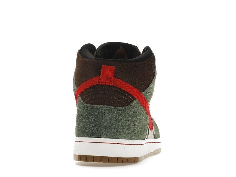 Nike SB Dunk High Dog Walker