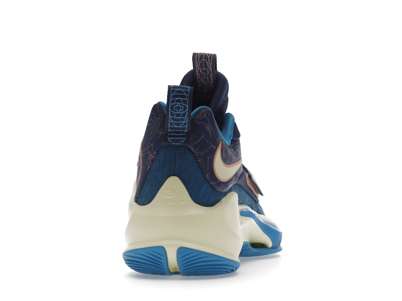Nike Zoom Freak 3 Everlasting Love