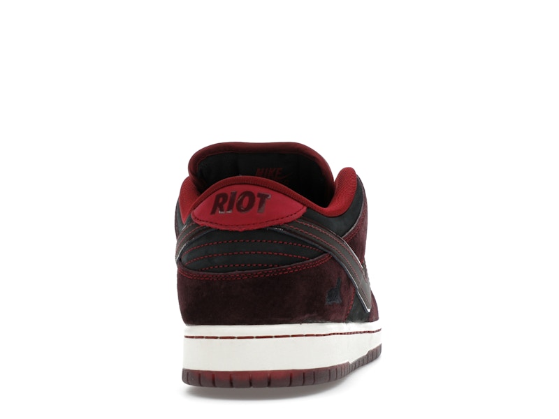 Nike SB Dunk Low Riot Skateshop