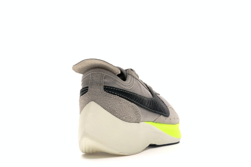 Nike Moon Racer String