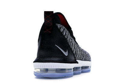 Nike LeBron 16 Oreo