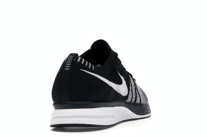 Nike Flyknit Trainer Oreo