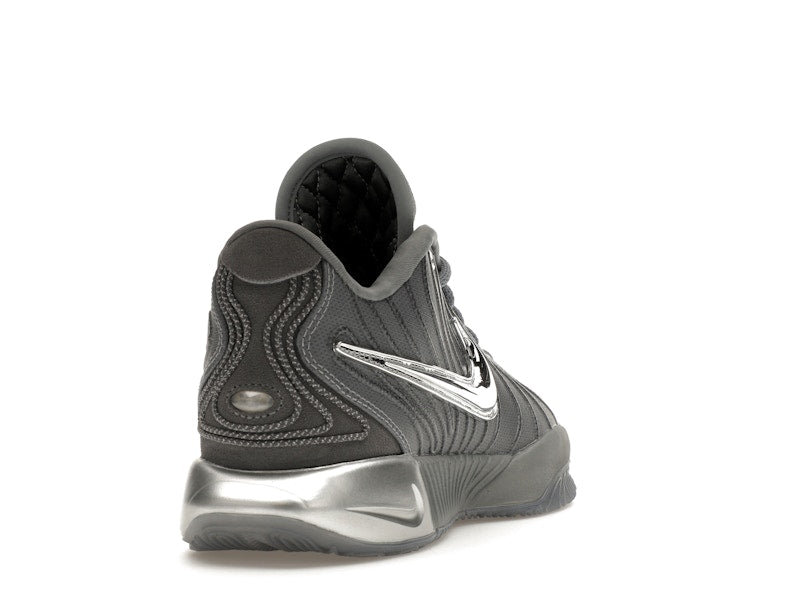 Nike LeBron 21 Resilient