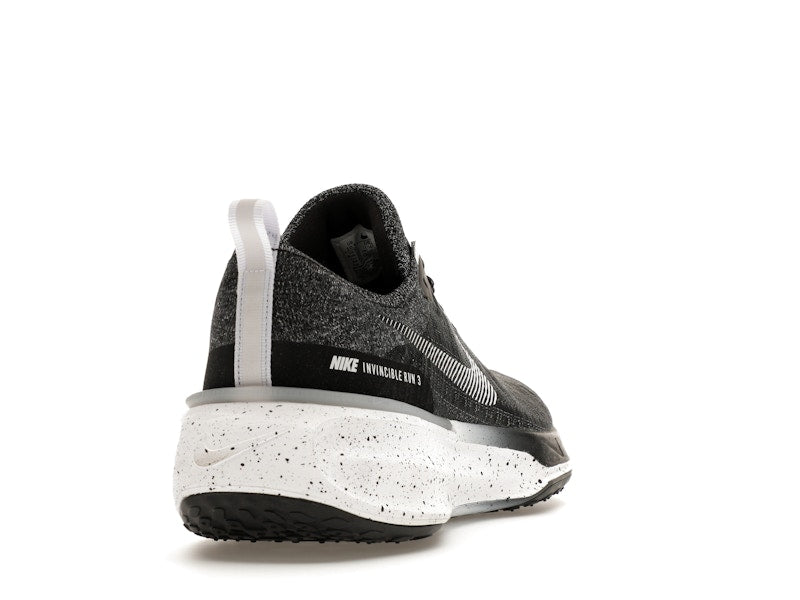 Nike ZoomX Invincible Run 3 Oreo