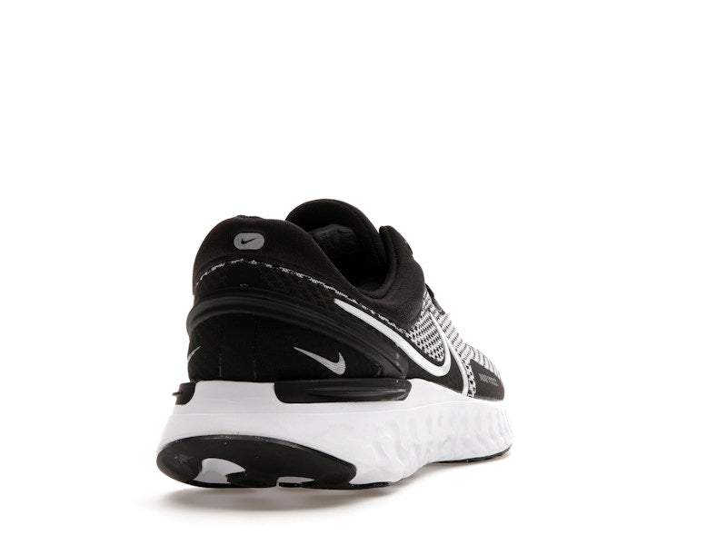 Nike React Miler 3 Black Metallic Silver