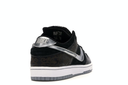 Nike SB Dunk Low Takashi 2