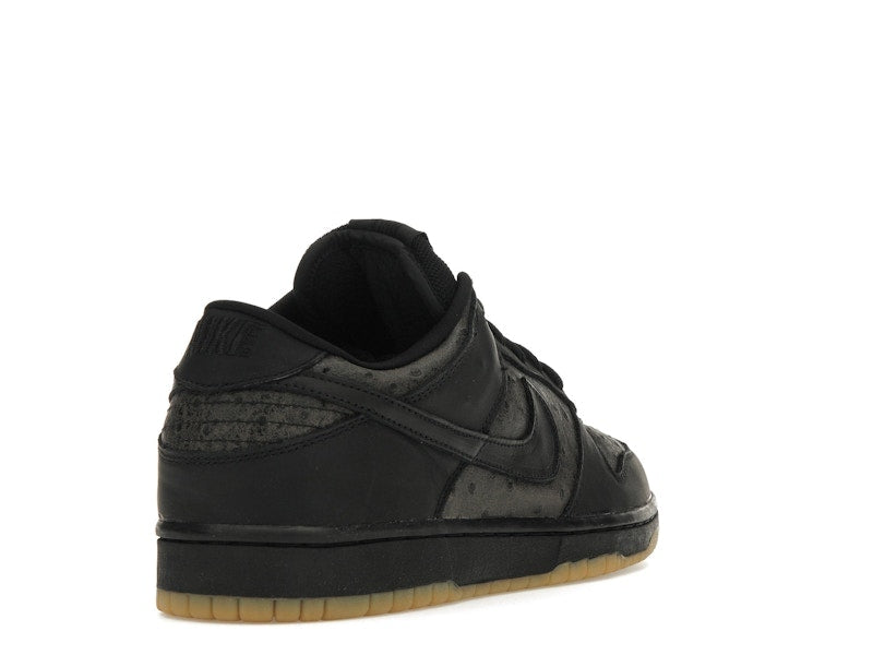 Nike SB Dunk Low Ostrich