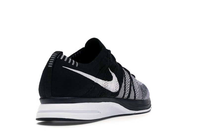 Nike Flyknit Trainer Oreo