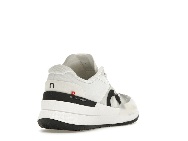 On The Roger Pro 2 Clay White Black (Women's)