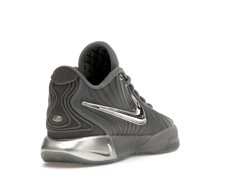 Nike LeBron 21 Resilient