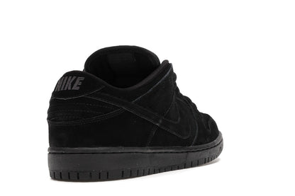 Nike SB Dunk Low Blackout