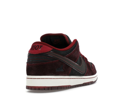 Nike SB Dunk Low Riot Skateshop