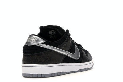 Nike SB Dunk Low Takashi 2
