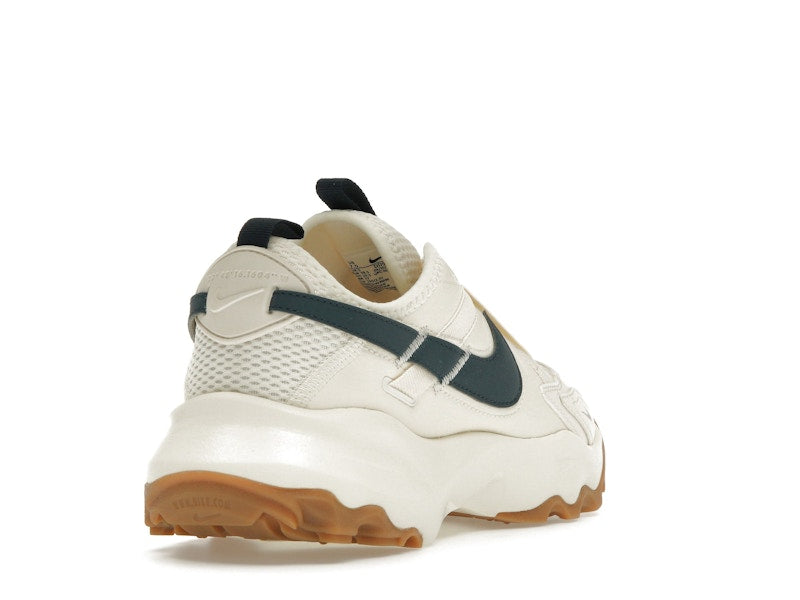 Nike TC 7900 Pale Ivory Gum Light Brown Armory Navy (Women's)