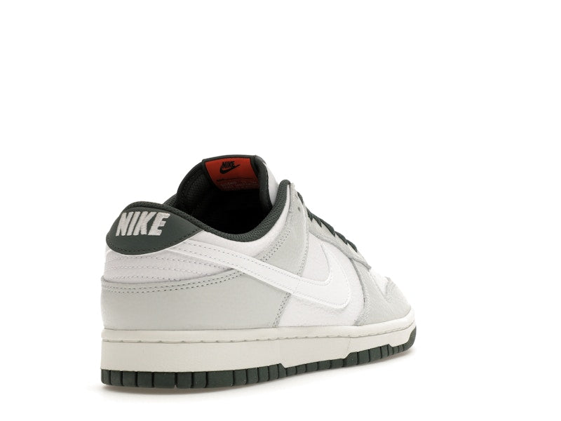 Nike Dunk Low Retro SE Photon Dust Vintage Green
