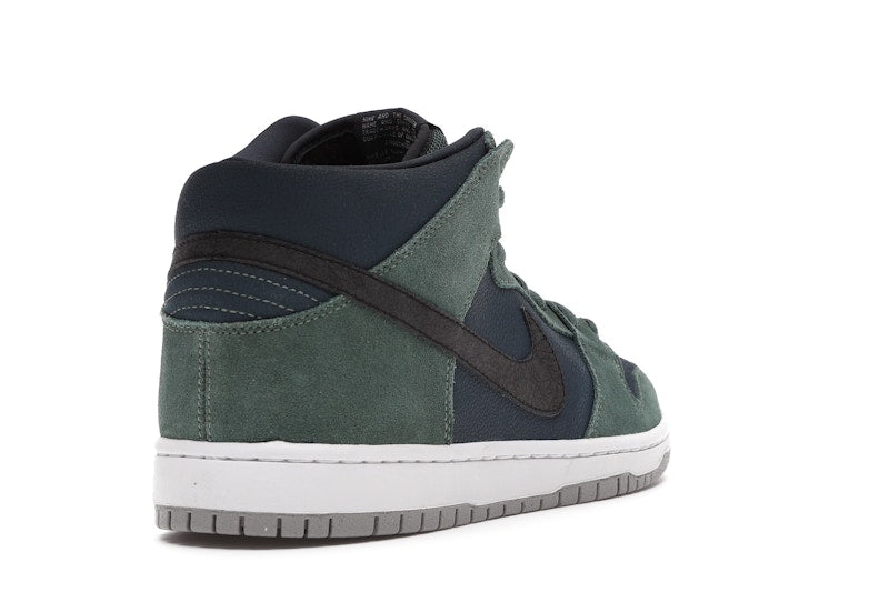 Nike SB Dunk Mid Nori