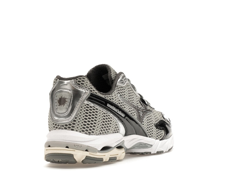 Mizuno Wave Rider 10 Flame Wave One Block Down Onyx