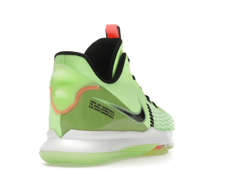 Nike LeBron Witness 5 Grinch