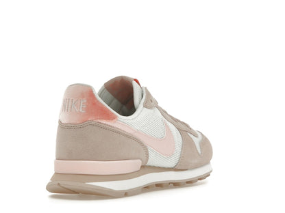 Nike Internationalist Summit White Light Madder Root (Women's)