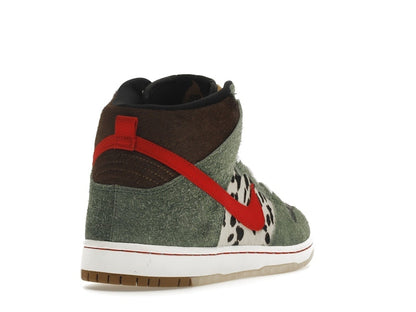 Nike SB Dunk High Dog Walker
