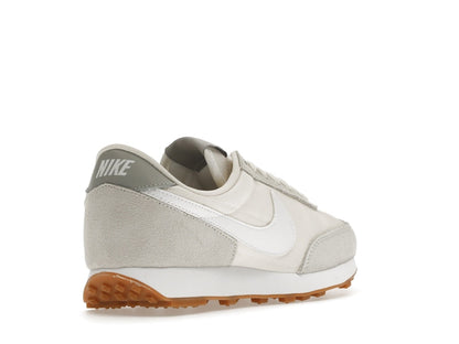 Nike Daybreak Pale Ivory Light Smoke Grey (Women's)